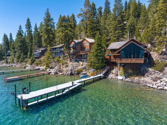 Private pier with kayaks and paddleboards available for guest use