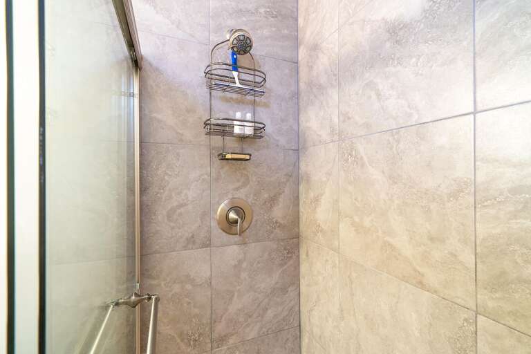 "...comfy bed and great shower... - Zoey B" "...comfy bed and great shower... - Zoey B"