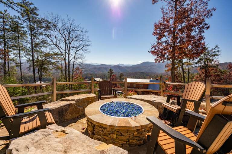 Outdoor Gas Firepit overlooking the Smoky Mountains! Charcoal grill and 2 picnic tables