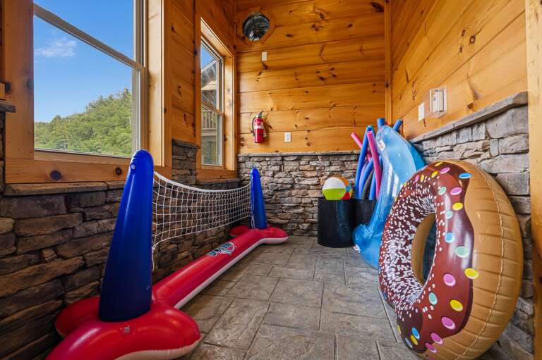 Walden's Creek Lodge & Pool