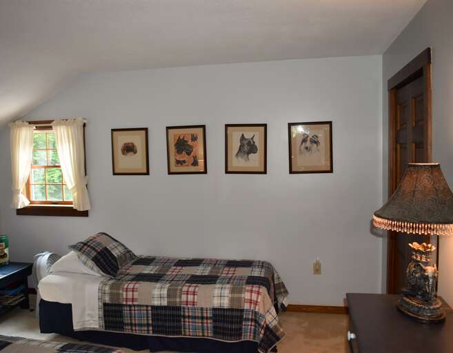 Upstairs twin bedroom