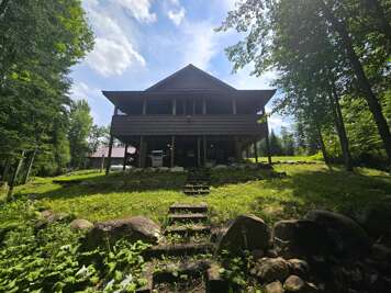 Majestic Indian Lake Cabin