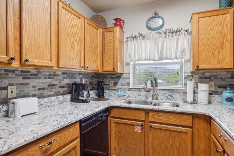 Kitchen Corner Captures Clean Counters, Cabinets