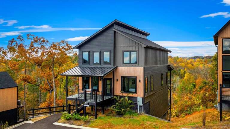 Four bedroom, Four bathroom modern cabin at Lodges at Reedmont