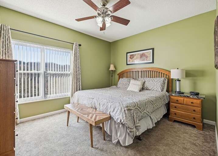 King Bedroom with Cable TV and WIfi King Bedroom with Cable TV and WIfi