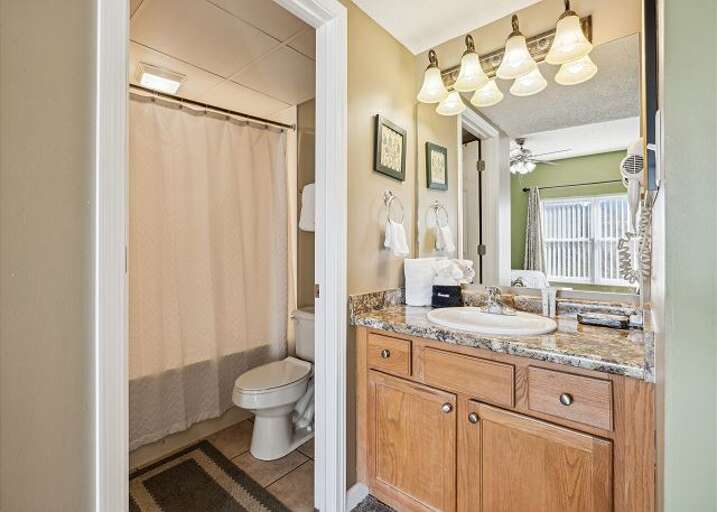 Full Bathroom, Towels Provided Full Bathroom, Towels Provided