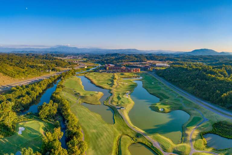 Cabin Rentals in Sevierville, Pigeon Forge Tennessee Sleeps 14