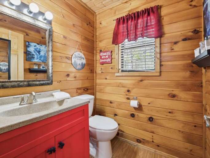 Full Bathroom, Towels Provided