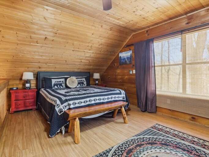 Primary Bedroom with King Bed with Cable TV and Wifi