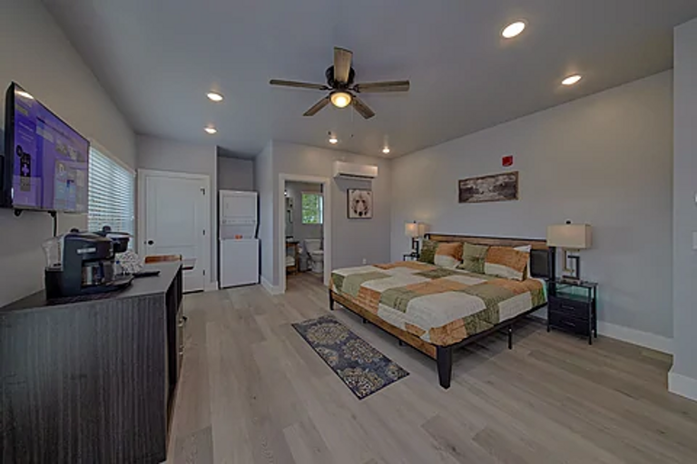 Spacious one room studio condo with king bed, tv, coffee maker, refrigerator and microwave Spacious one room studio condo with king bed, tv, coffee maker, refrigerator and microwave
