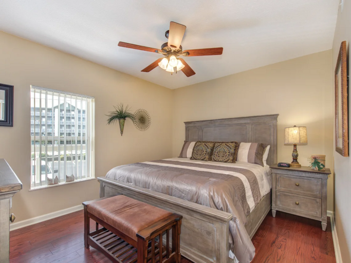 King Bedroom with Cable TV and WIfi