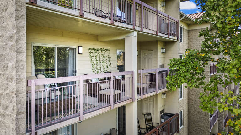 Cedar Lodge Pigeon Forge Vacation Condos on the River