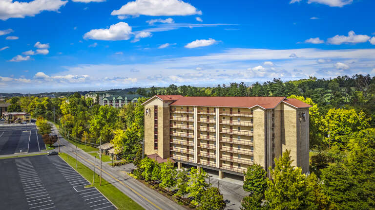 Cedar Lodge Pigeon Forge Vacation Condos on the River