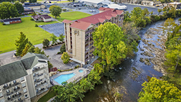 Cedar Lodge Pigeon Forge Vacation Condos on the River