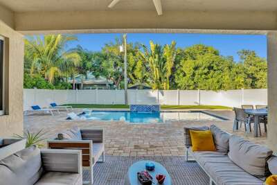 Mimosa Sunrise Villa 🏖️ Heated Pool | Dog Friendly 🐾 Near Beach