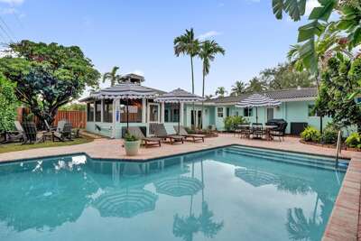 Poolside Palms Villa 🌴 Resort-Style Pool | Near Beach 🏖️