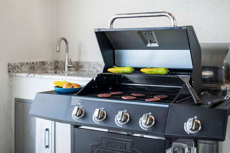 Outdoor Kitchen with Stand Alone BBQ