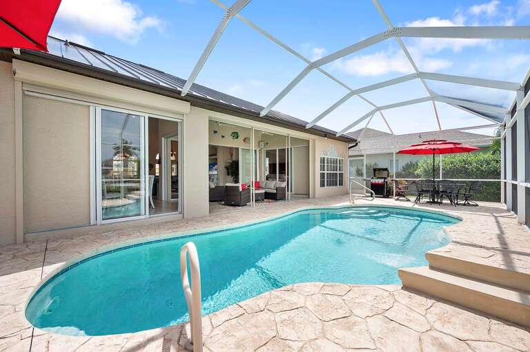 The Pool Features as Shallow Side and Deep End up to 6 Feet