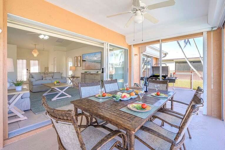 Dining Options and Seating for Six