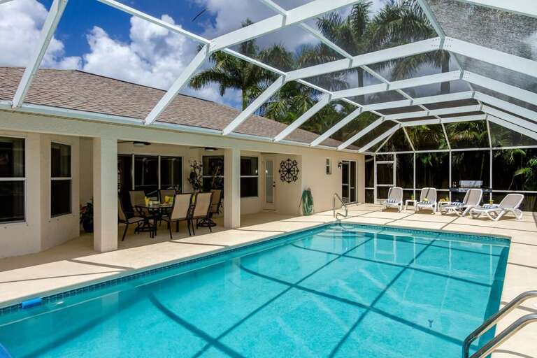 Pool with a Deep and Shallow side and option to Heat
