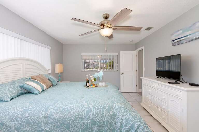 Main Bedroom with King Size Bed