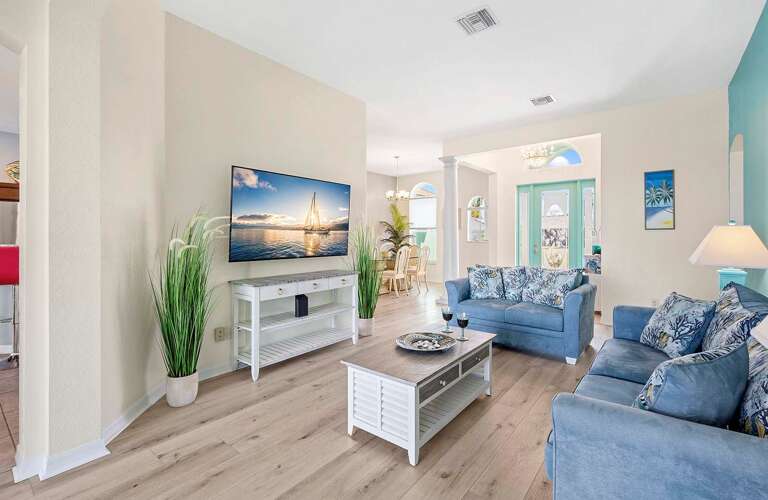 Living Room with Beachy Décor and Comfortable Couches