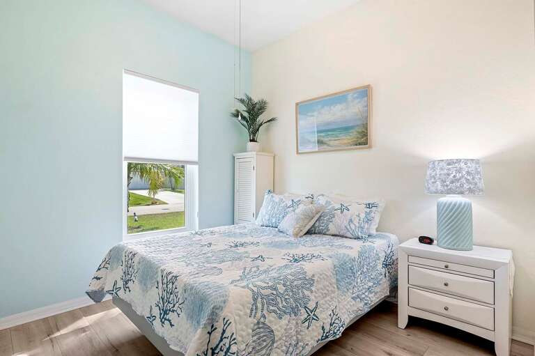 Queen Guest Bedroom with Garden View