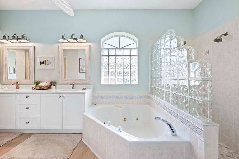 En-Suite Bathroom with Garden Tub, Dual Sinks and Walk In Shower