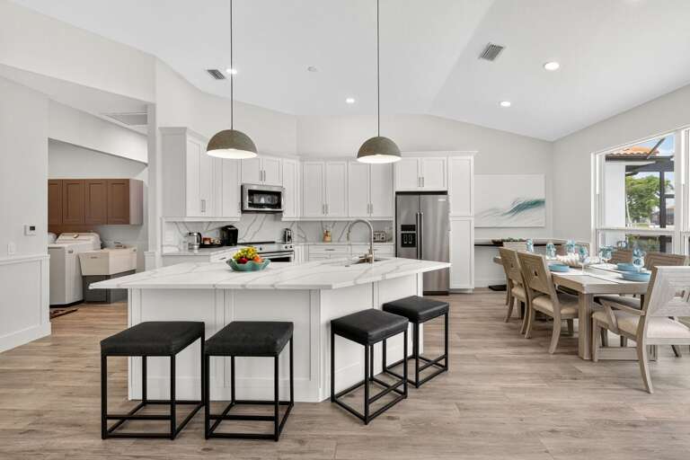 Large Kitchen Island Great For Entertaining