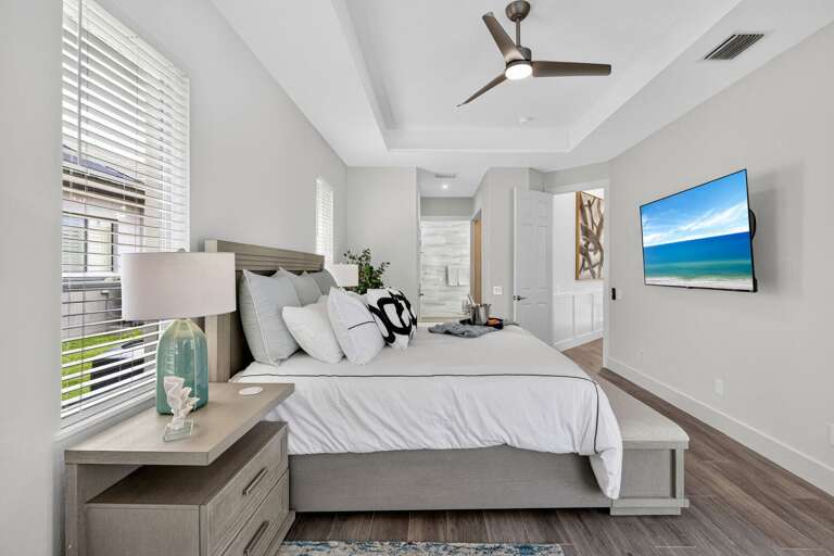 Main Bedroom Suite Accesses an En-Suite Bathroom