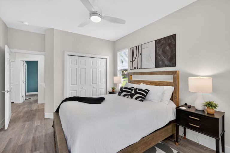 Queen Bedroom with Garden View