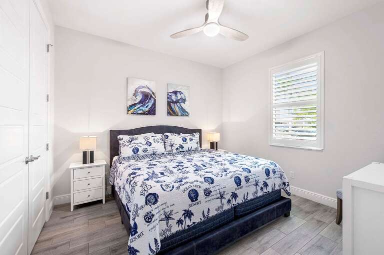 King Bedroom with Garden View