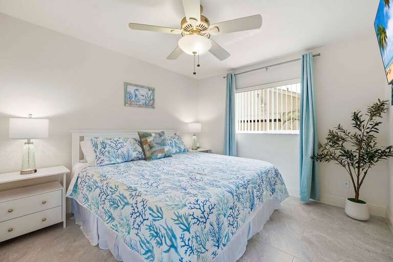 King Bedroom with Garden View and TV