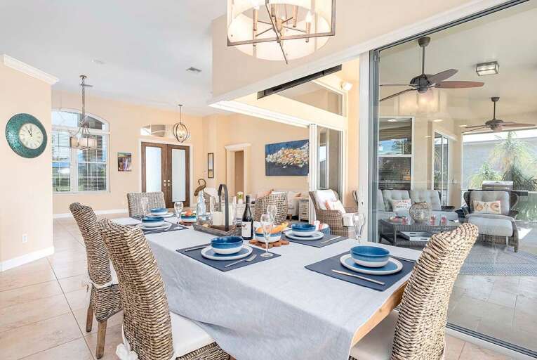 Enjoy your Meals at Bella Vida with Amazing Pool Views