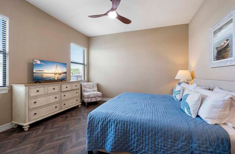 King Bedroom with Views of the Garden
