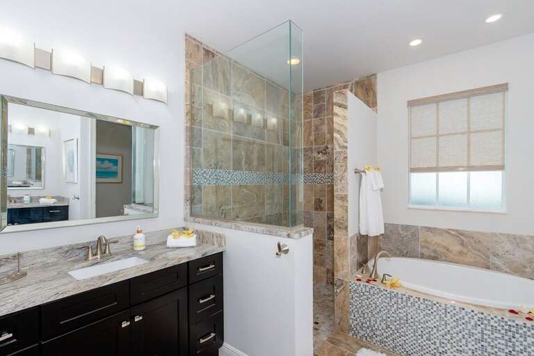Dual Sinks, Garden Tub and Walk in Shower for En-Suite Main Bathroom