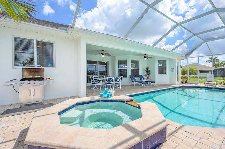 Covered Lanai, Gas BBQ and Jacuzzi