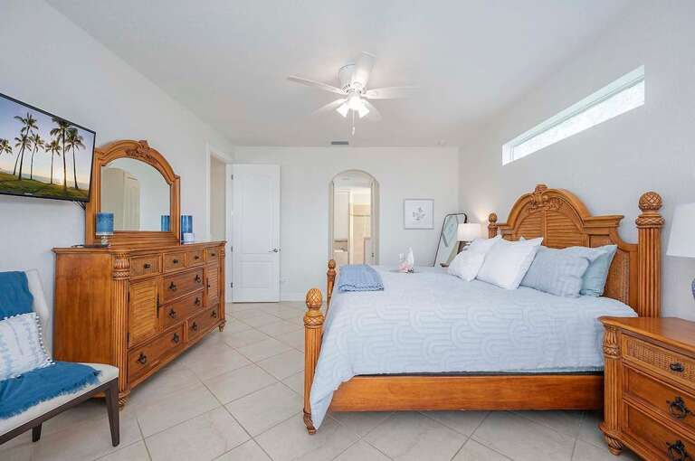 Main Bedroom with En-Suite Bathroom