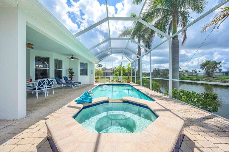 Southern Facing Pool with Jacuzzi