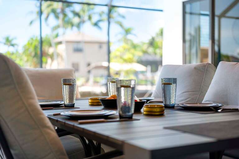 Enjoy Meals Al Fresco Style