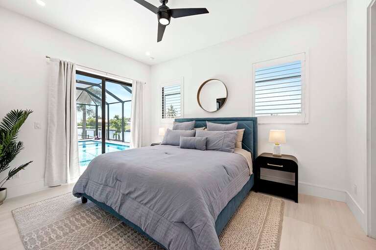 King Guest Bedroom with Pool View and Lanai Access