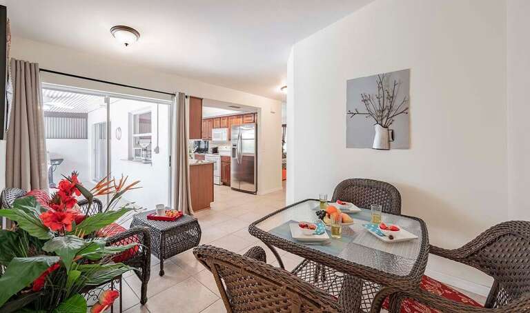 Cozy Nook Area for Indoor Dining
