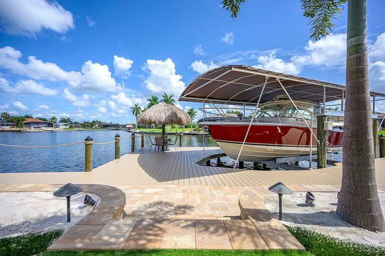 Tiki Hut