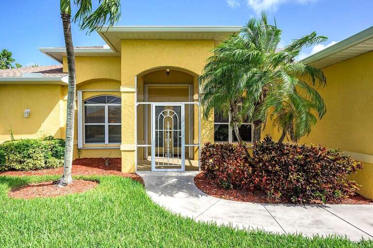 Breezy Palms Welcomes You and Your Family