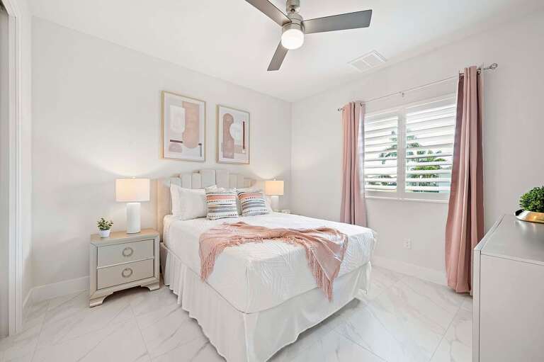 Queen Guest Bedroom with Garden View