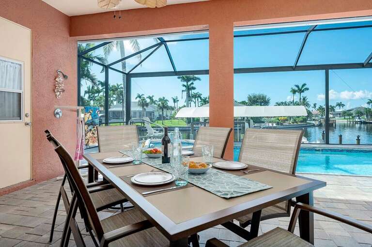 Al Fresco Dining under the Covered Lanai