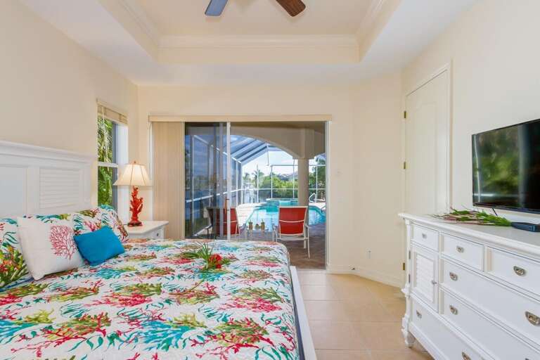 Guest King Bedroom Suite with En-Suite Bathroom and Lanai Access