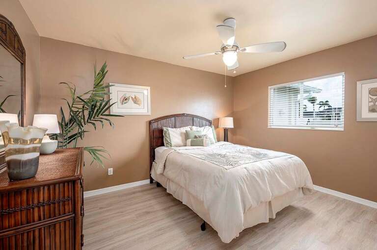 Queen Guest Bedroom with Garden View