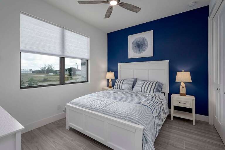 Queen Bedroom with Garden View