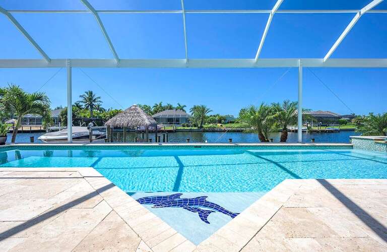 Sun Shelf in Pool of Villa Caya Bonita